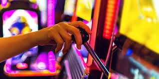 Table limits posted clearly Blackjack table minimum and maximum bet signage displayed clearly