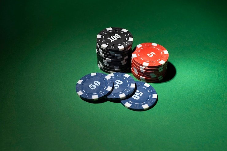 Teen Patti hand rankings Teen Patti dealer showing three-card hand ranking display